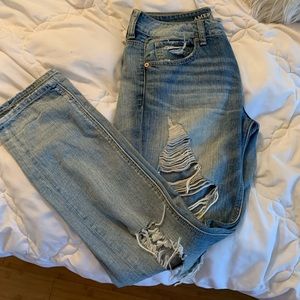 💕American Eagle Tomgirl Jeans